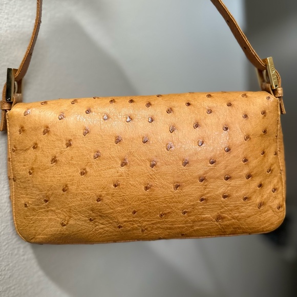 SOLD Fendi Baguette Ostrich Brown - Picture 6 of 17